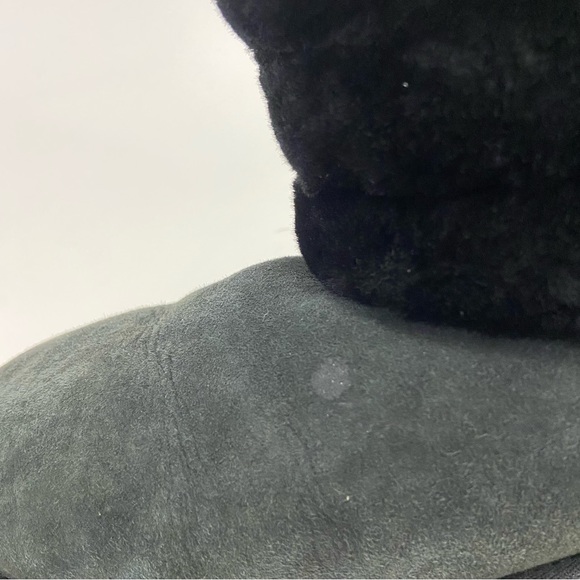 Ugg Classic Black Fluff Mini Quilted Suede Sheepskin Women Boots Size 10 Disc. - Picture 7 of 14